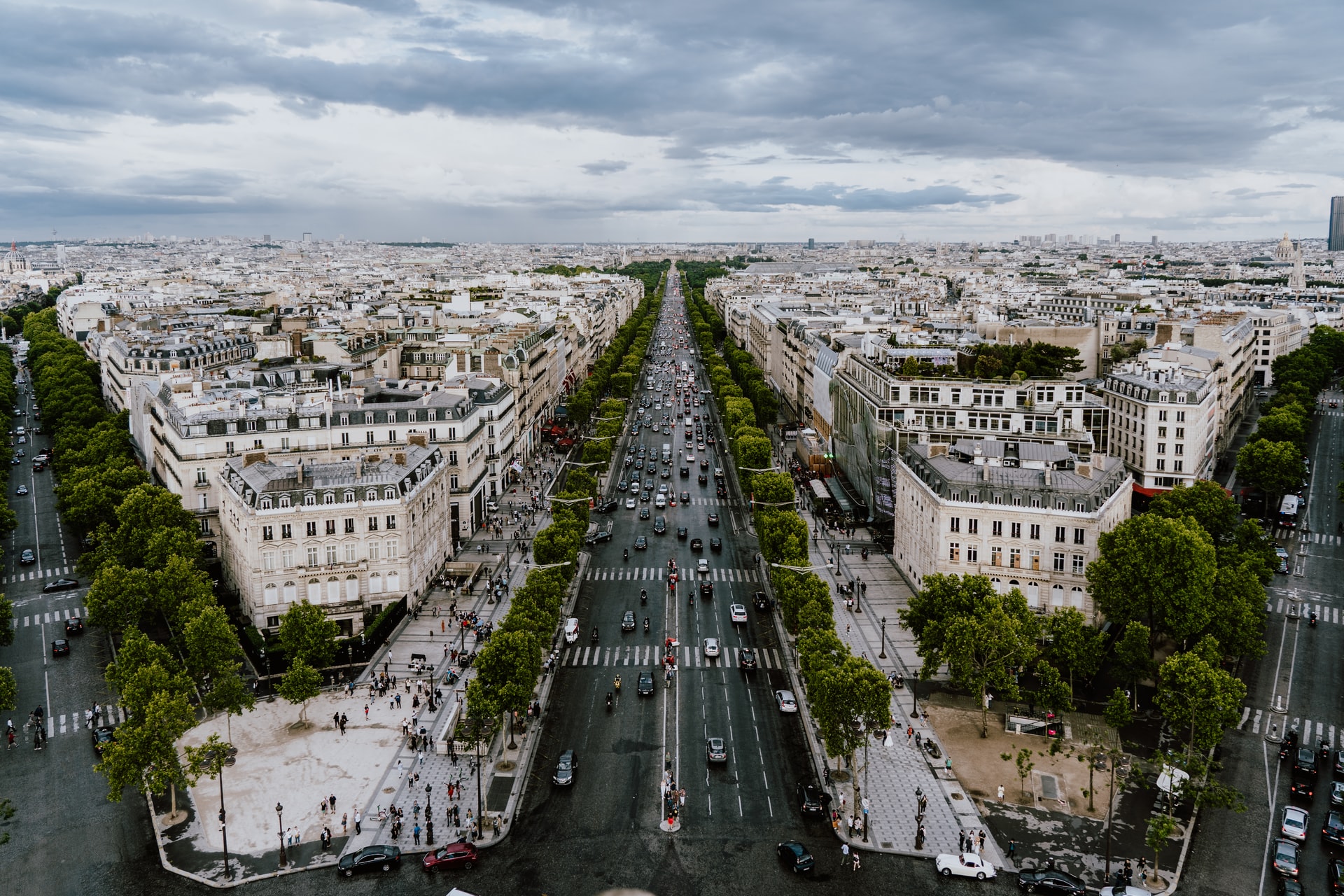 Paris districts. Where Should a Tourist Stay?