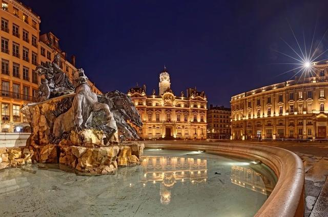 The fountain on Terreaux Square