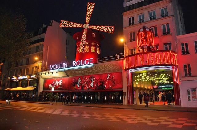 Visit Paris Cabarets  Moulin Rouge, Crazy Horse & Lido de Paris