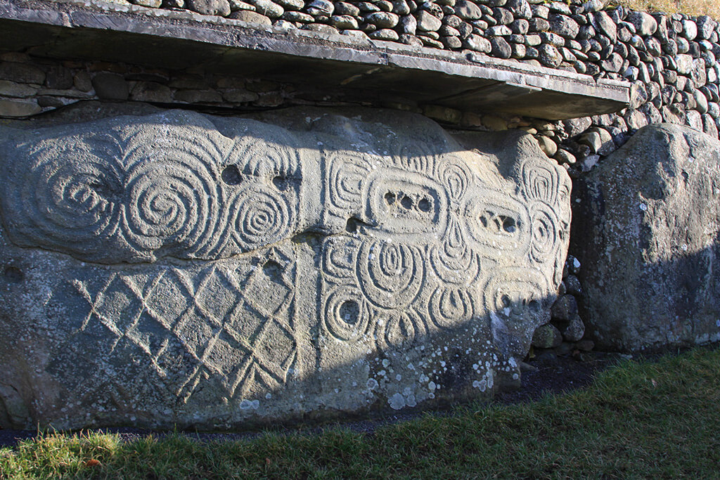 Brú na Bóinne Mounds origin