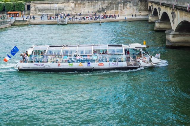 River boat tour