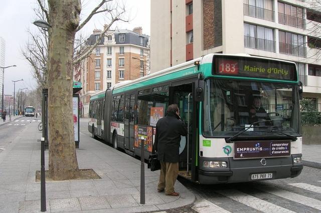 Bus 183