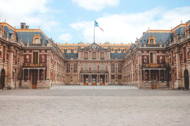 Tickets to Versailles and information about the palace