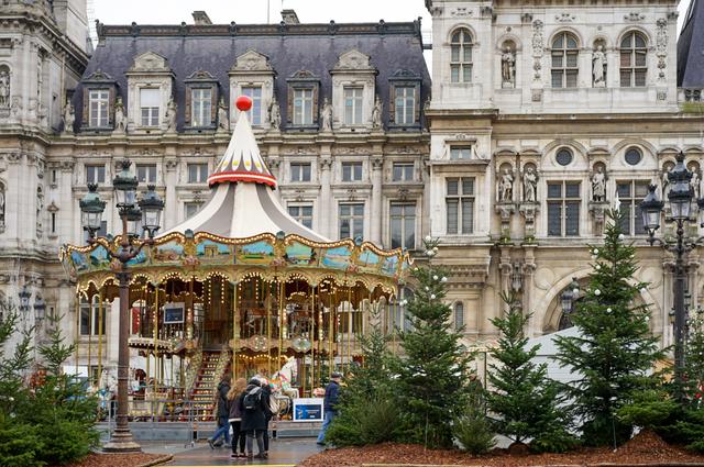 Carousel on the Hotel-de-Ville square