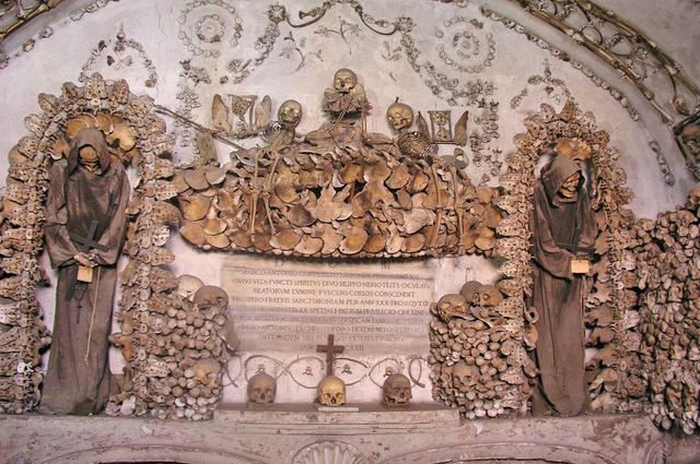 Photo: Dnalor 01 / WIkimedia Commons / CC-BY-SA 3.0  Santa Maria della Concezione