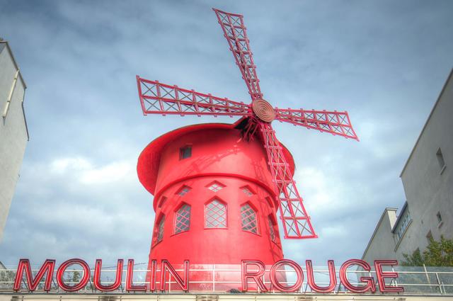 How to buy tickets to the Moulin Rouge