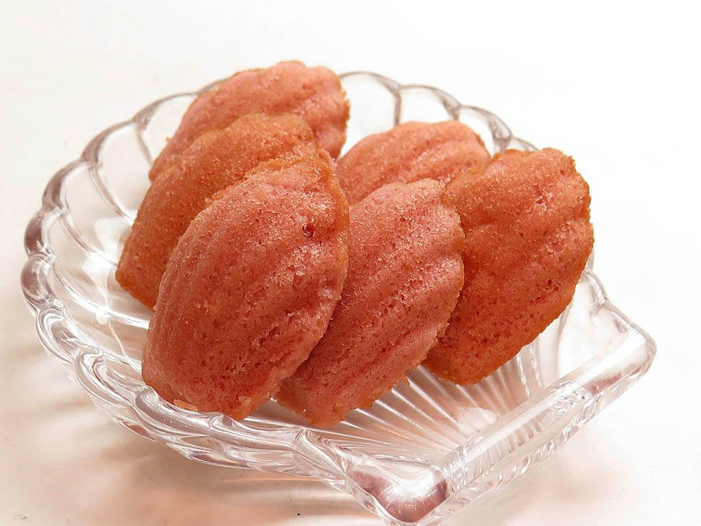 Famous french desserts: Madeleine