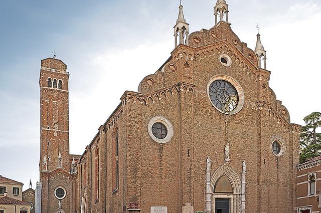 Photo: Didier Descouens / Wikimedia Commons / CC-BY-SA-4.0 Basilica of Santa Maria Gloriosa dei Frari